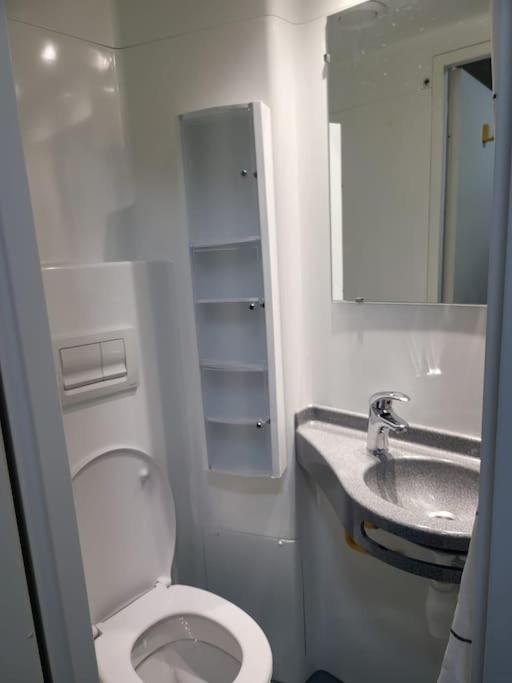 Comfort Meets Convenience Apartamento